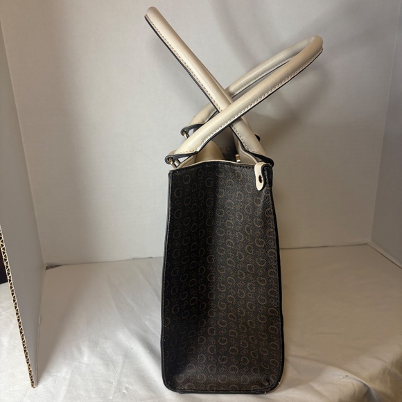 GUESS Oakpark Signature Print handbag/Carryall/Sling Bag Stone MultiColor NWOT - Picture 6 of 12